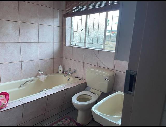 4 BEDROOM HOUSE FOR SALE IN VANDERBIJLPARK SE 2